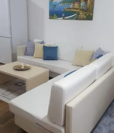 아파트 One Bedroom By The Seaside *