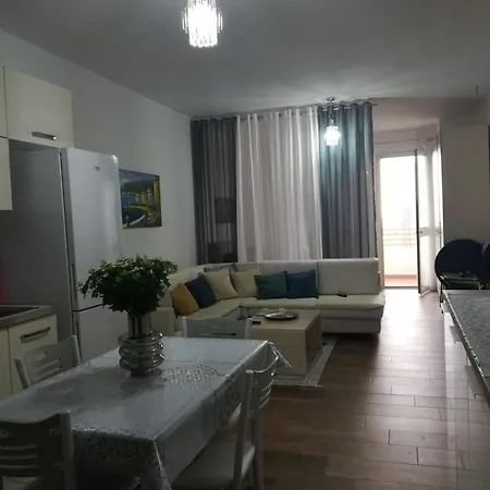 One Bedroom By The Seaside * Durrës